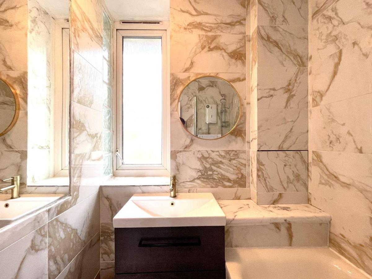 Beautiful 3-bed At Swiss London