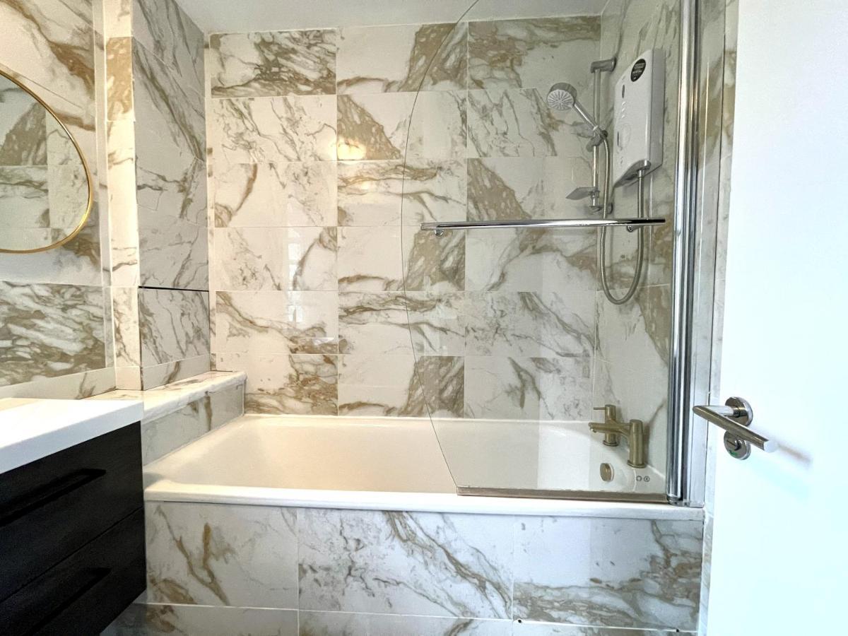 Beautiful 3-bed At Swiss Apartment London