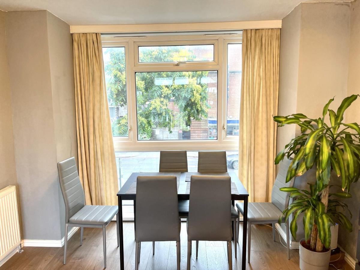 Beautiful 3-bed At Swiss London