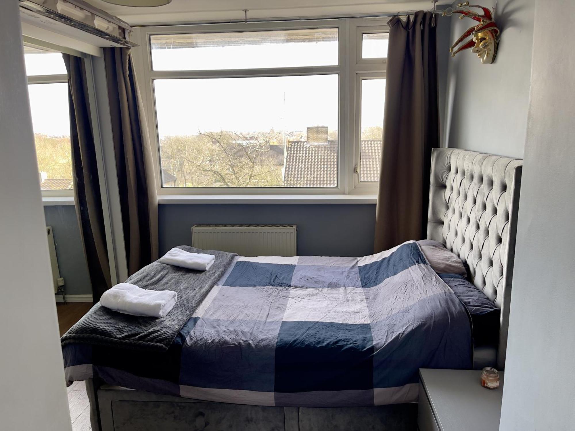 Beautiful 3-bed At Swiss Apartment London