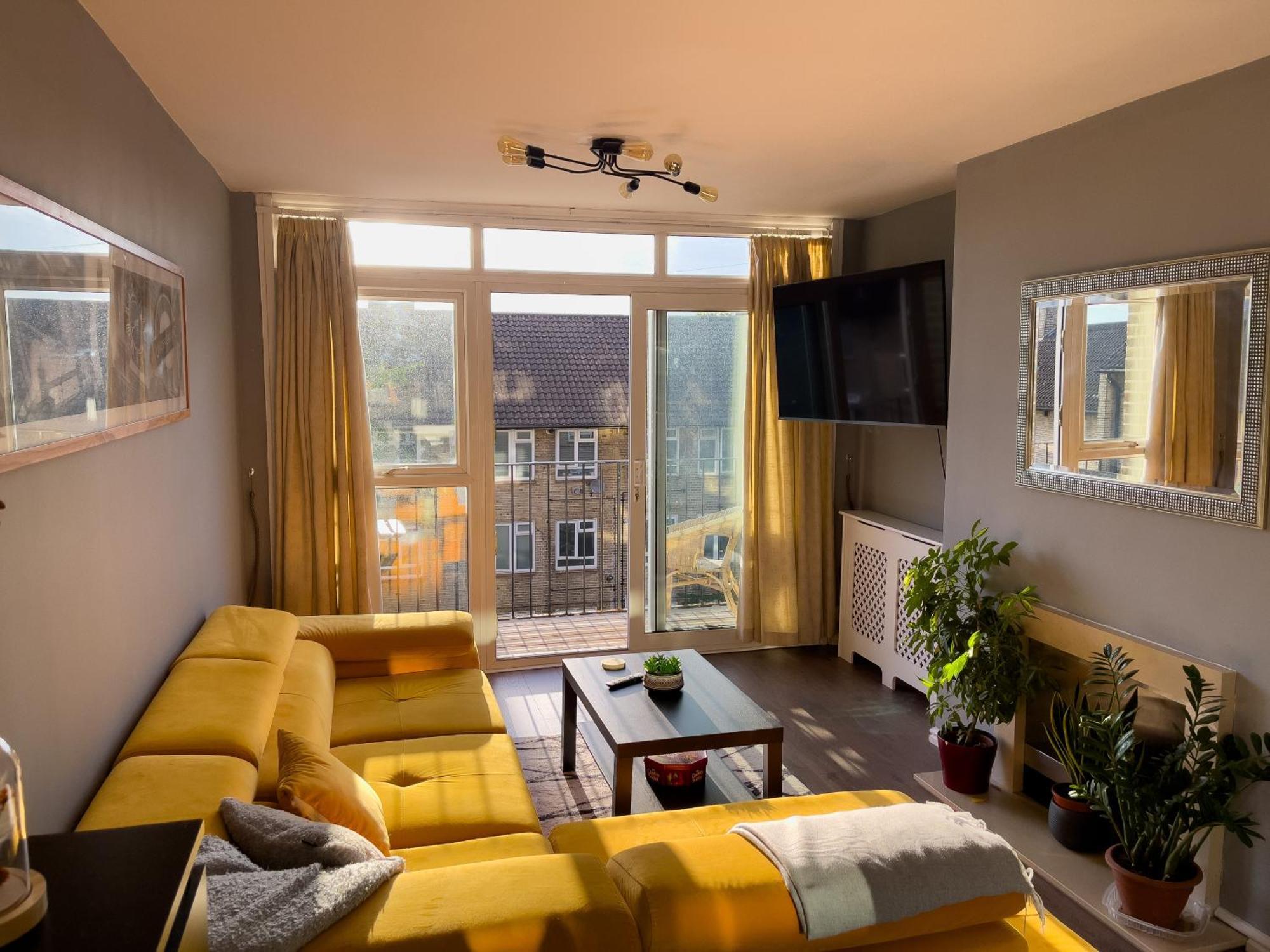 Beautiful 3-bed At Swiss * London